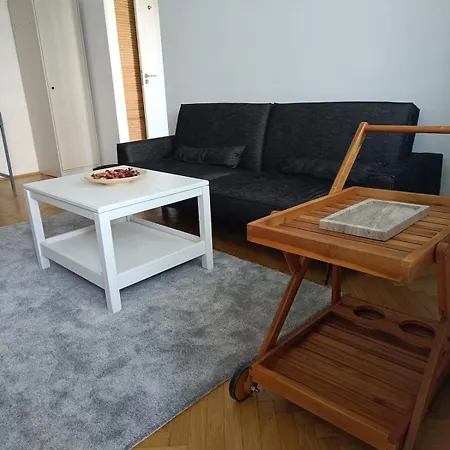 Riviera Park Retreat Apartment *