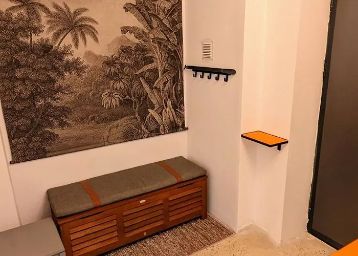 Riviera Park Retreat *